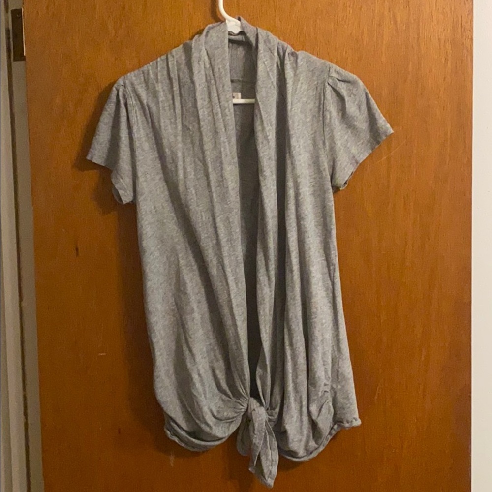 Grey shrug